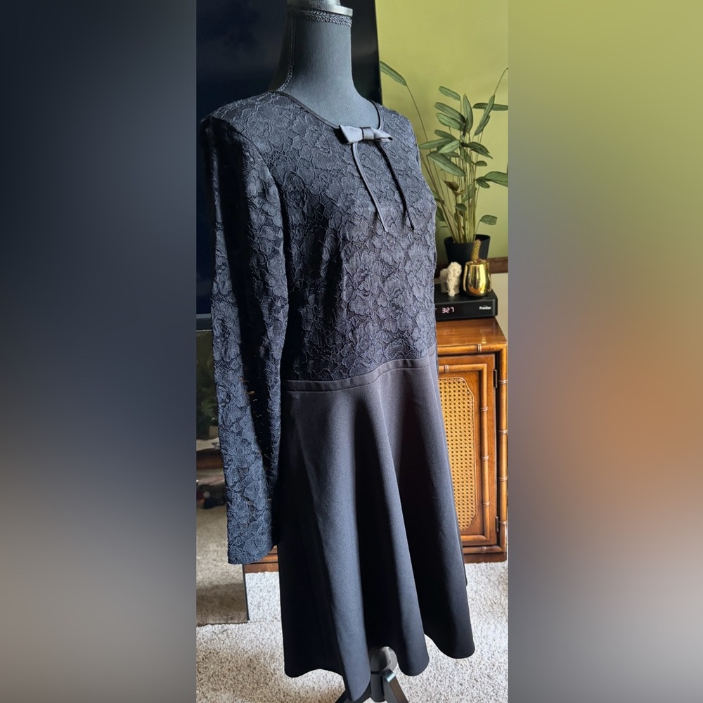 NWT Karl Lagerfeld Paris Lace Bodice Fit-And-Flare Black Dress Sz 14.